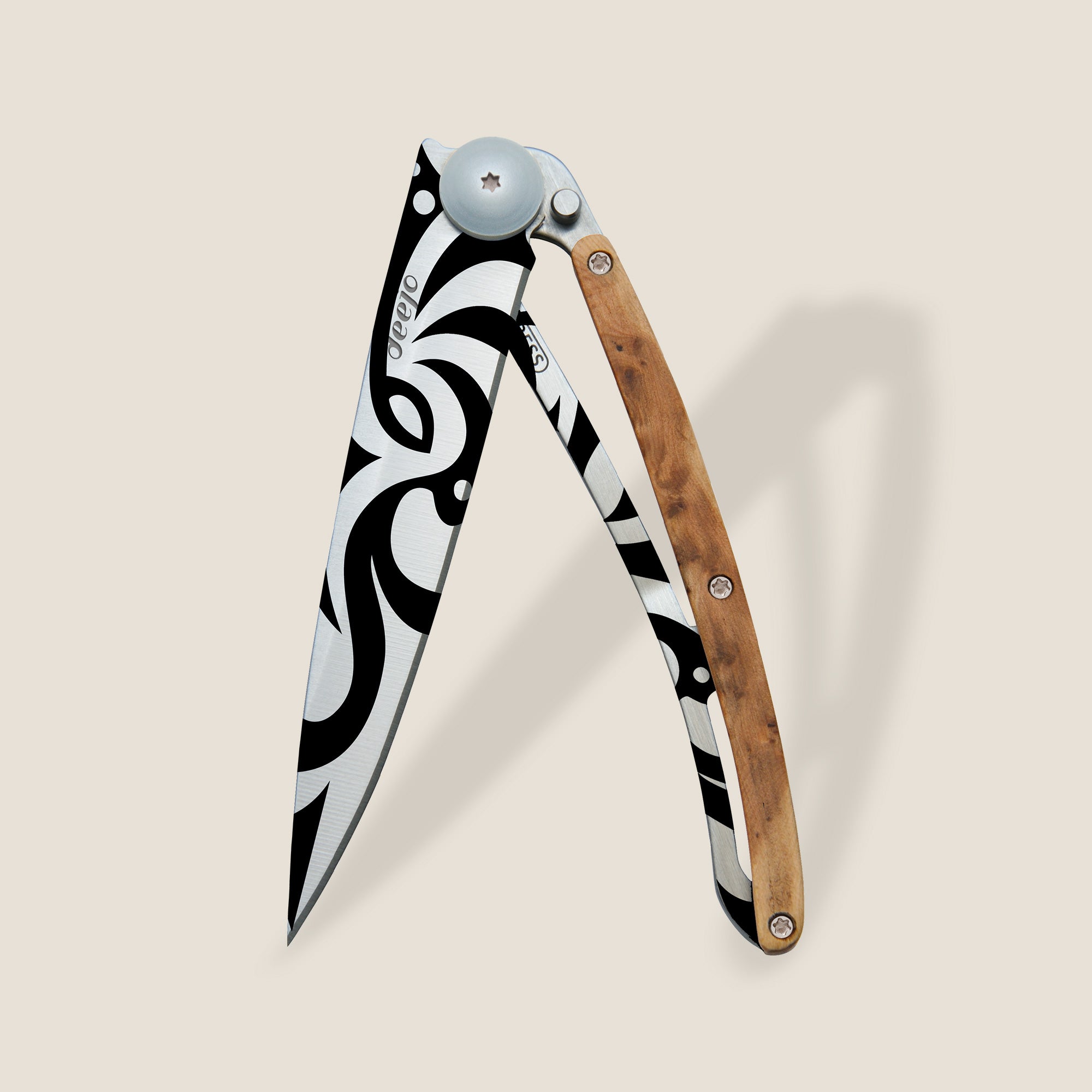 Deejo 37g Zakmes – Tribal Juniper Wood Design