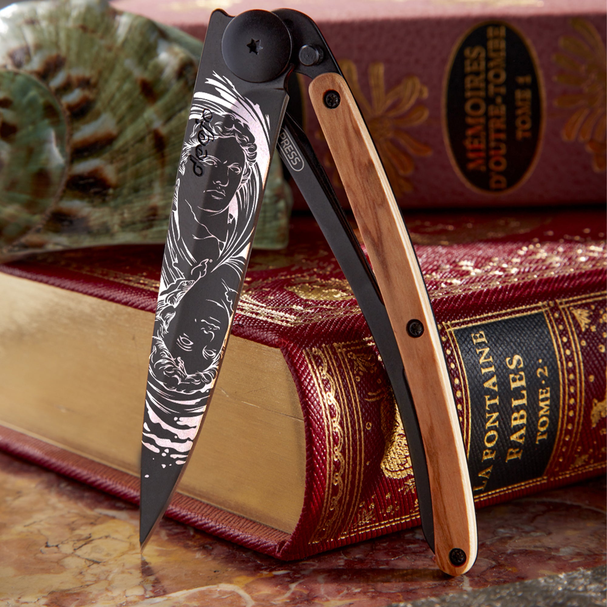 Deejo 37g Zodiac Zakmes – Gémeaux (Tweelingen) Olijfhout