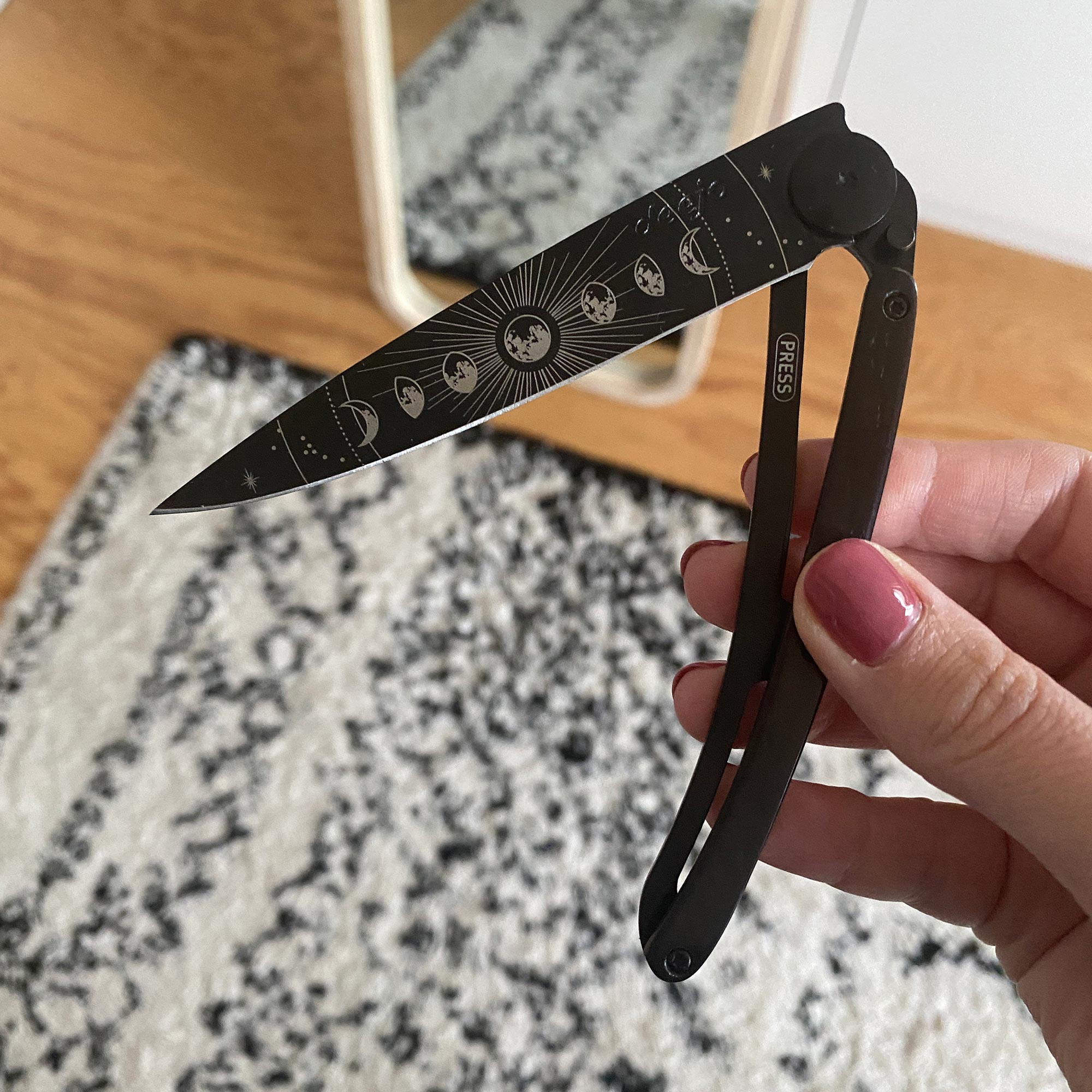 Deejo 37g Zakmes – Moon Cycle Ebony Wood Design