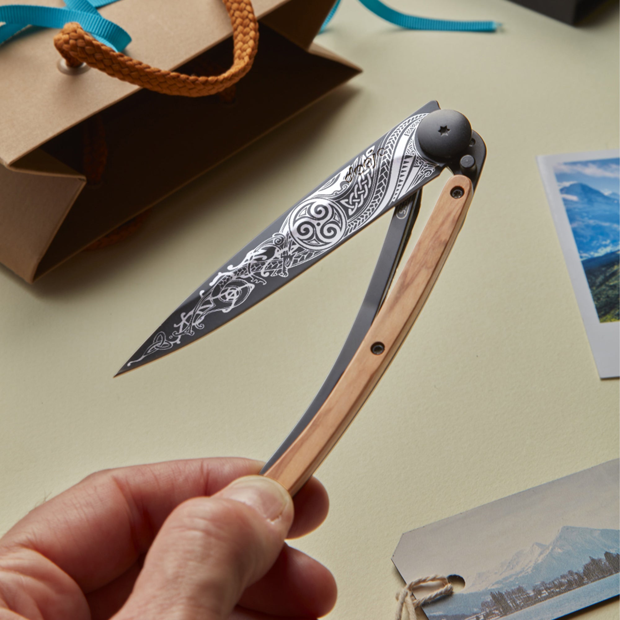 Deejo 37g Zakmes – Celtic Juniper Wood Design