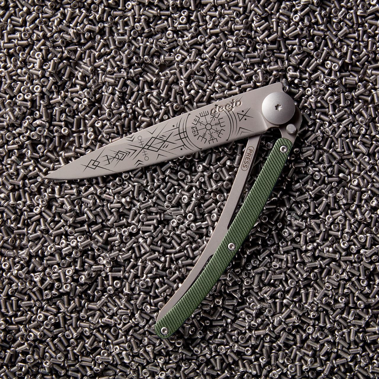 Deejo 37g Zakmes – Viking Vegvisir Alu Kaki Design